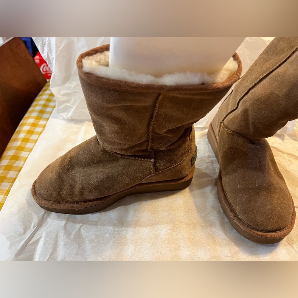 Rj’s Fuzzies Sheepskin/Lined Midi Boot, Size 8 - image 5